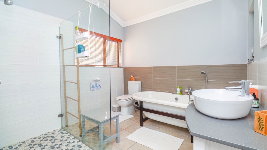4 Bedroom Property for Sale in Jongensfontein Western Cape